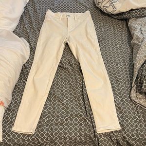 American eagle size 4 white jeans